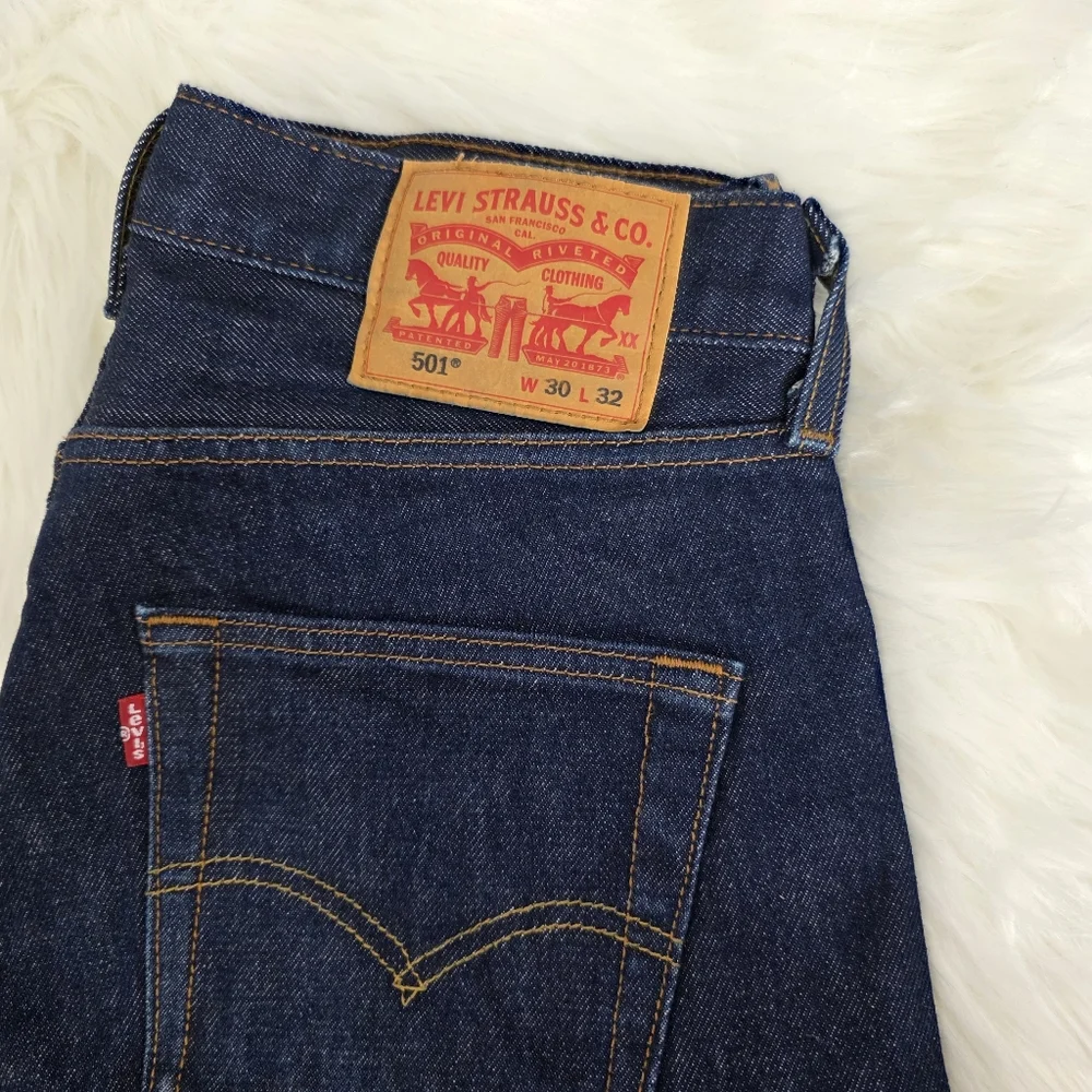 Levi's 501 Original Shrink-to-fit Men's Dark Wash Straight Leg Jeans
